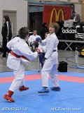 dmd20101128_njk0642